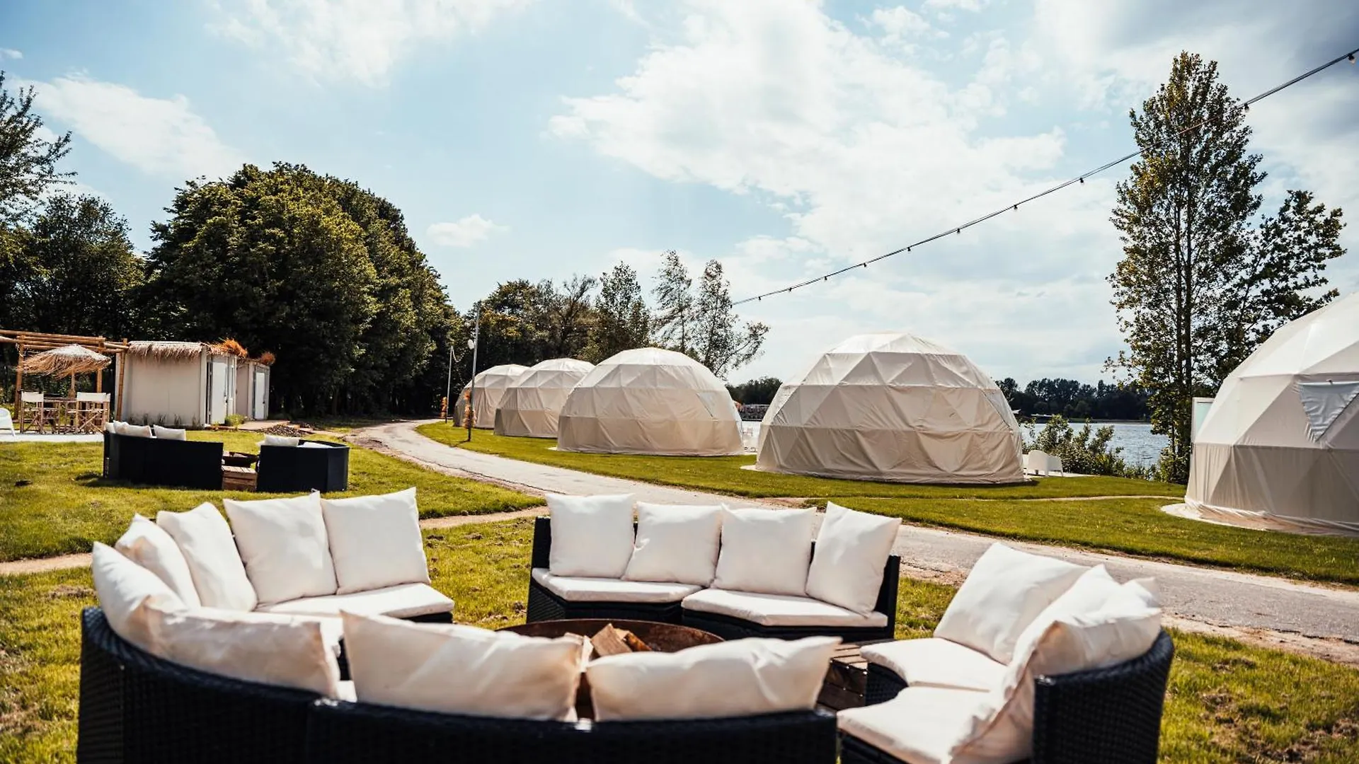 Hotel Glamping Blessed - Adult Only Best 0*,  Niederlande